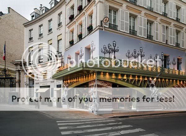 Building to reminder of the Pont Mirabeau in Paris