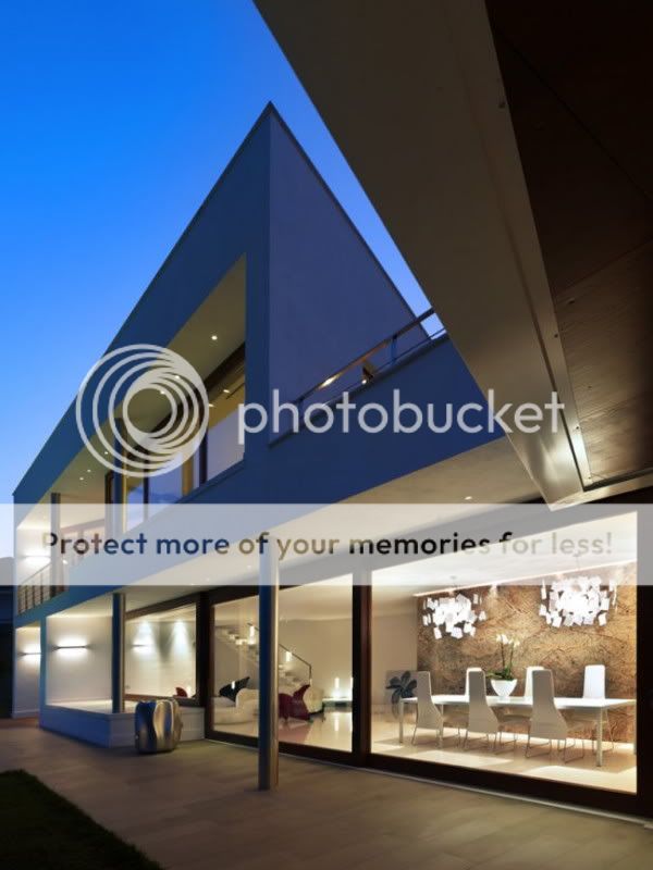 Contemporary B House in Cuneo by Duilio Damilano