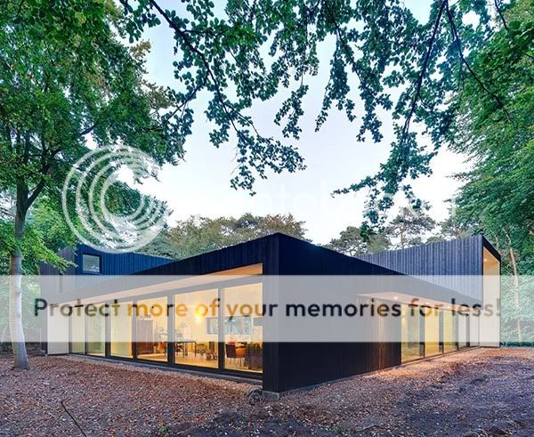 Eco House Design by Grosfeld van der Velde,