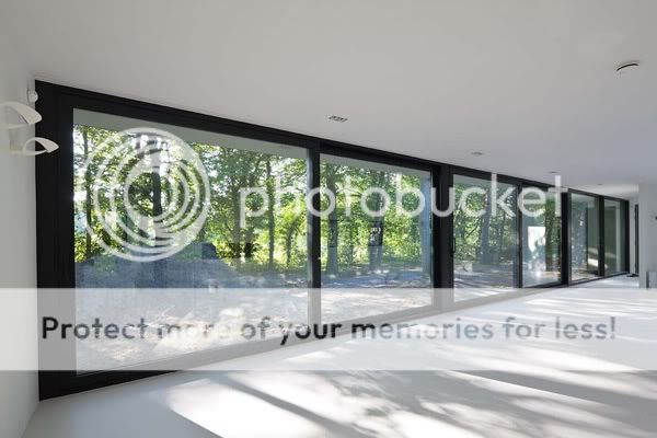 Eco House Design by Grosfeld van der Velde