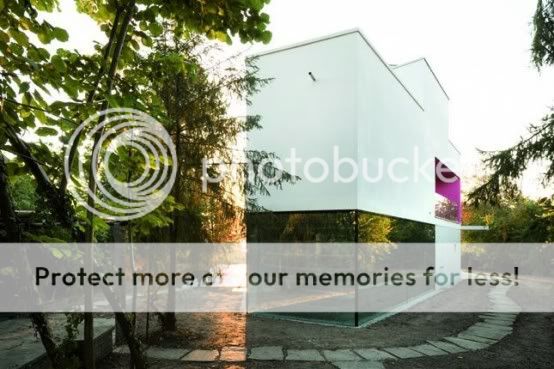 L House by architect Philippe Stuebi,