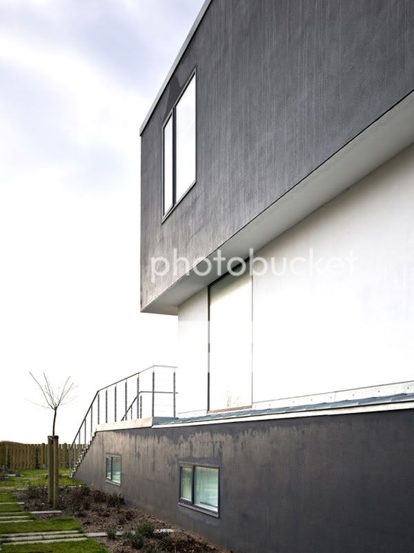 Minimalistic Z-House by Eva Harlou in Denmark