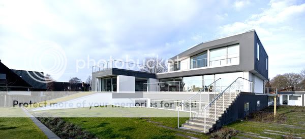 Minimalistic Z-House by Eva Harlou in Denmark
