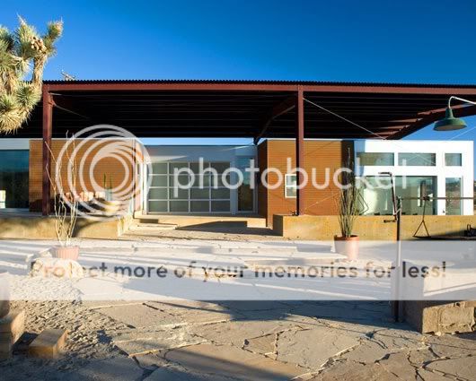Simple Sustainable House by Lloyd Russell